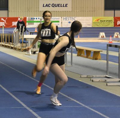 100120260593 Zoe Wilzin auf Emma Lautner 100120260593 Zoe Wilzin auf Emma Lautner