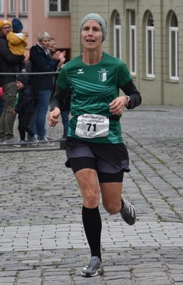 031020240879 Simone Huebsch